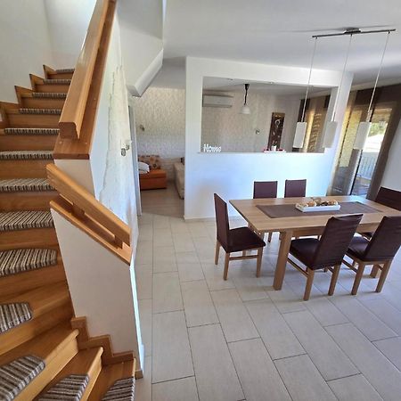 לאבין Villa Danica מראה חיצוני תמונה
